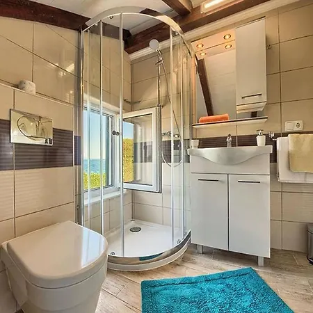 Luxury Beachfront Dalmatino: Private Pool Retreat In Vila Trogir