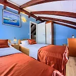 Beachfront House Dalmatino Trogir With Pool On Ciovo * トロギール