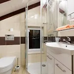 Beachfront House Dalmatino Trogir With Pool On Ciovo ヴィラ