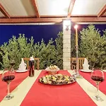 Beachfront House Dalmatino Trogir With Pool On Ciovo トロギール