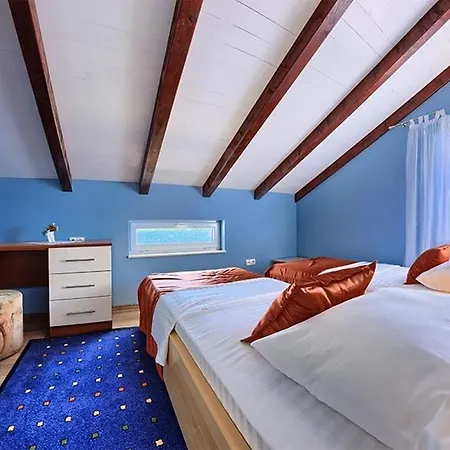 Luxury Beachfront Dalmatino: Private Pool Retreat In *