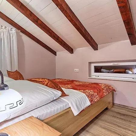 Villa Luxury Beachfront Dalmatino: Private Pool Retreat In Trogir