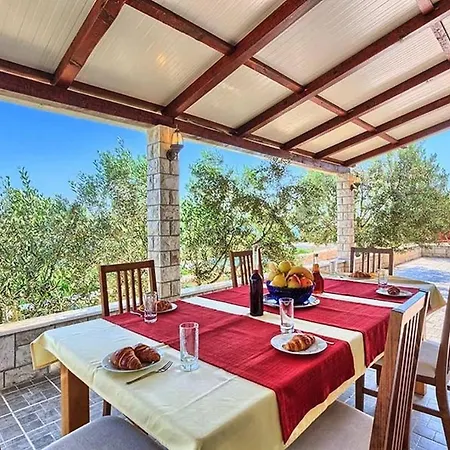 Luxury Beachfront Dalmatino: Private Pool Retreat In Villa Trogir