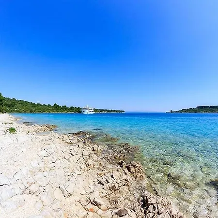 Luxury Beachfront Dalmatino: Private Pool Retreat In