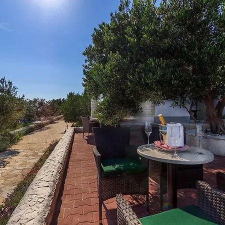 Luxury Beachfront Dalmatino: Private Pool Retreat In Villa *