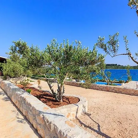 Luxury Beachfront Dalmatino: Private Pool Retreat In Villa *