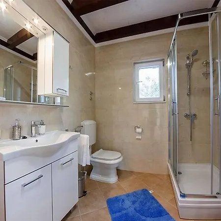 Beachfront House Dalmatino With Pool On Ciovo Villa Trogir