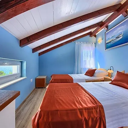 Beachfront House Dalmatino With Pool On Ciovo Trogir