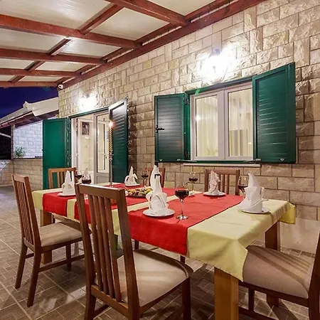 Beachfront House Dalmatino With Pool On Ciovo