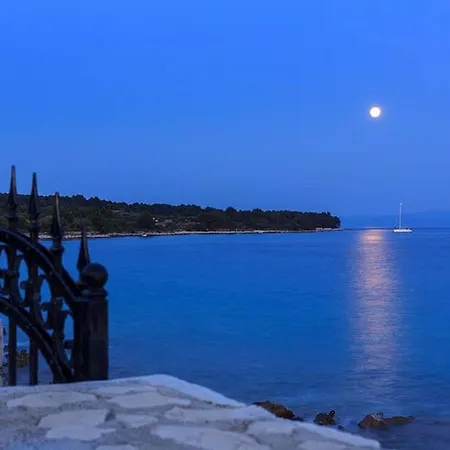 Beachfront House Dalmatino With Pool On Ciovo Villa *