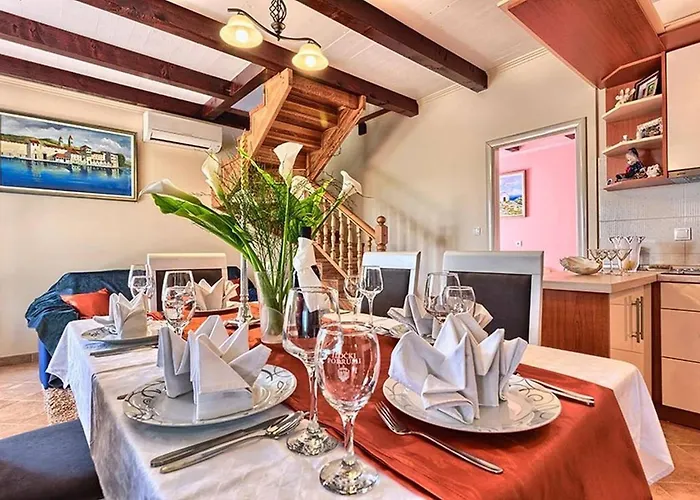 Beachfront House Dalmatino Trogir With Pool On Ciovo Villa Trogir
