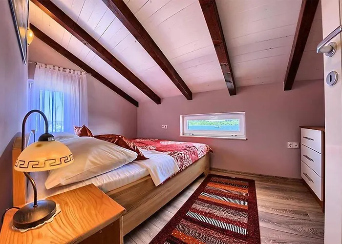 Beachfront House Dalmatino Trogir With Pool On Ciovo * Trogir