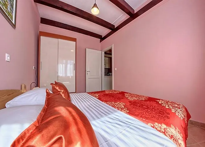 Beachfront House Dalmatino Trogir With Pool On Ciovo Villa Trogir