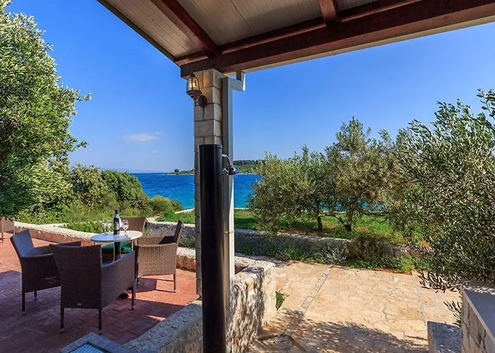 Villa Beachfront House Dalmatino Trogir With Pool On Ciovo Trogir