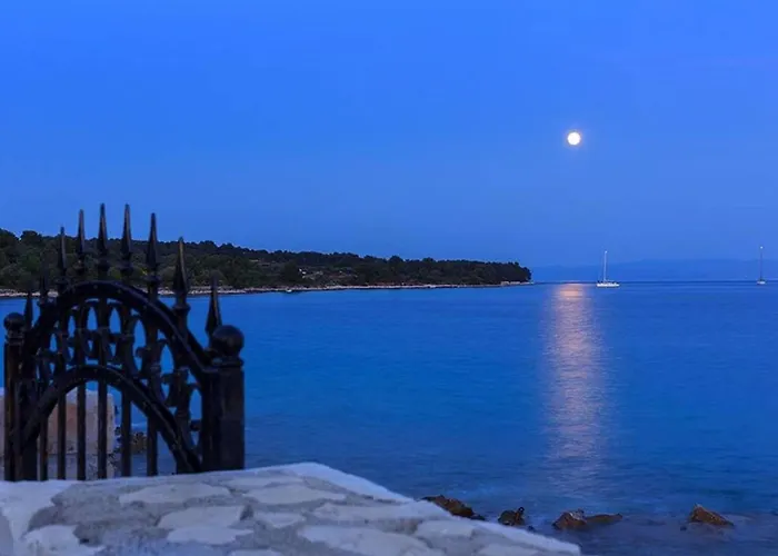 Beachfront House Dalmatino Trogir With Pool On Ciovo Villa *