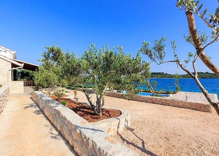 Beachfront House Dalmatino Trogir With Pool On Ciovo Villa Trogir
