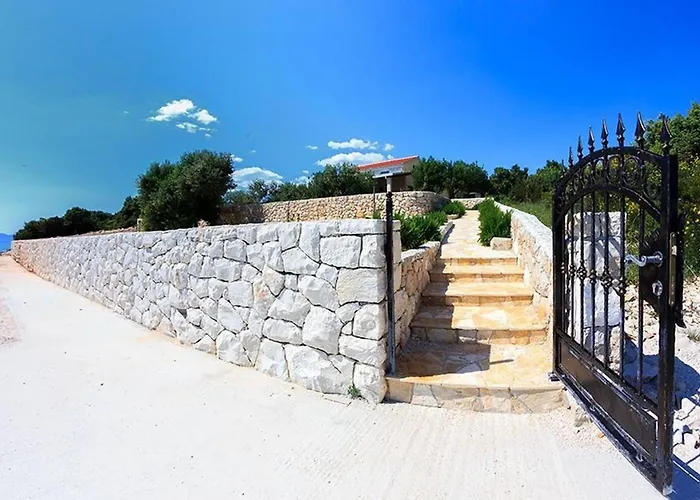 Beachfront House Dalmatino Trogir With Pool On Ciovo *