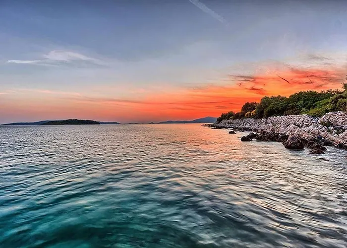 Beachfront House Dalmatino Trogir With Pool On Ciovo * Trogir