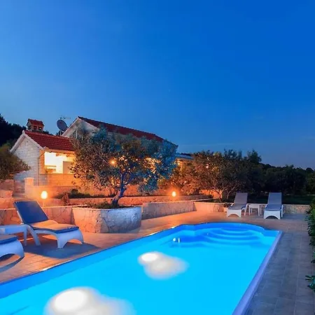 Villa Beachfront House Dalmatino With Pool On Ciovo *