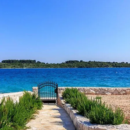 Villa Beachfront House Dalmatino With Pool On Ciovo Trogir