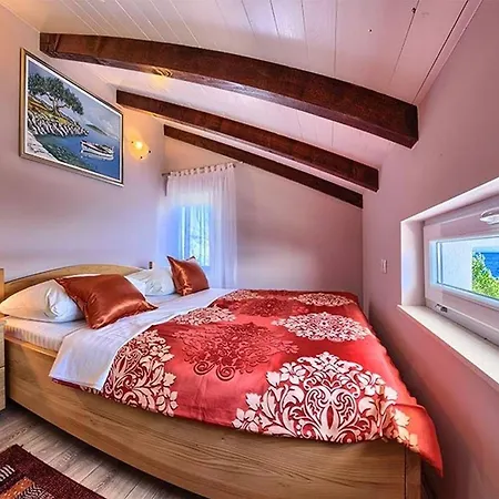 Beachfront House Dalmatino With Pool On Ciovo *
