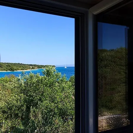 Beachfront House Dalmatino With Pool On Ciovo *