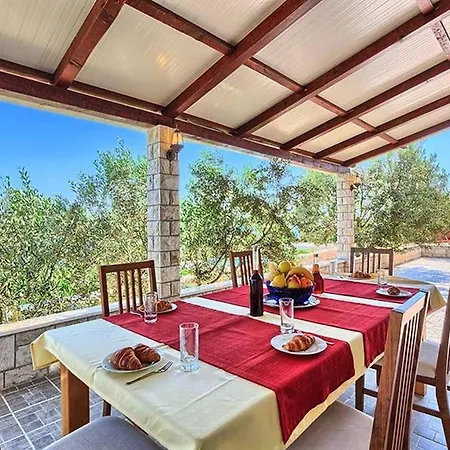 Villa Beachfront House Dalmatino With Pool On Ciovo *